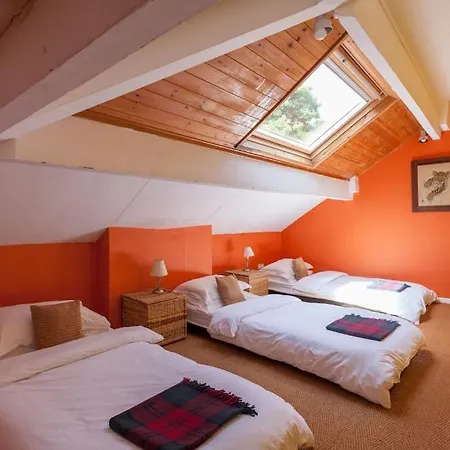 Woodlands House 펜션 *