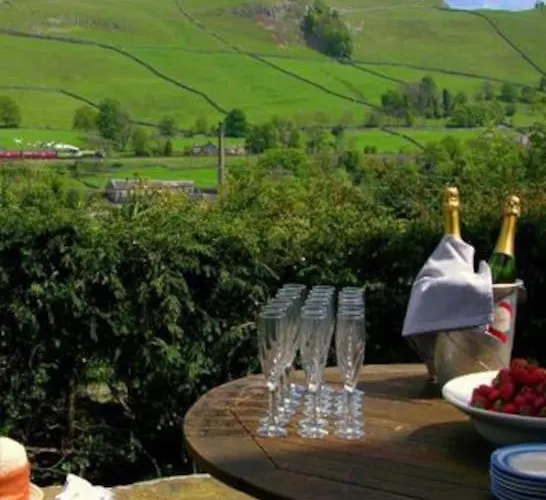 Woodlands House Holiday home *