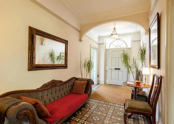 Holiday home Woodlands House