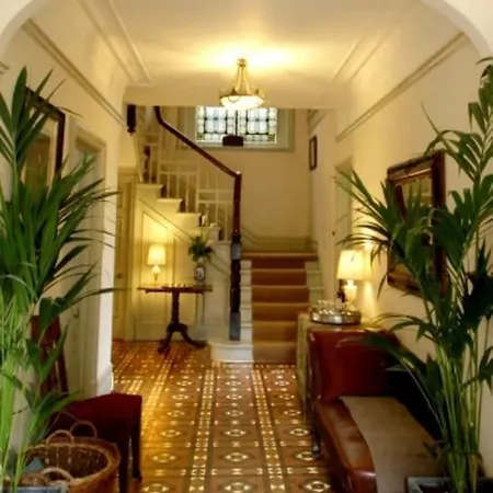 Woodlands House
